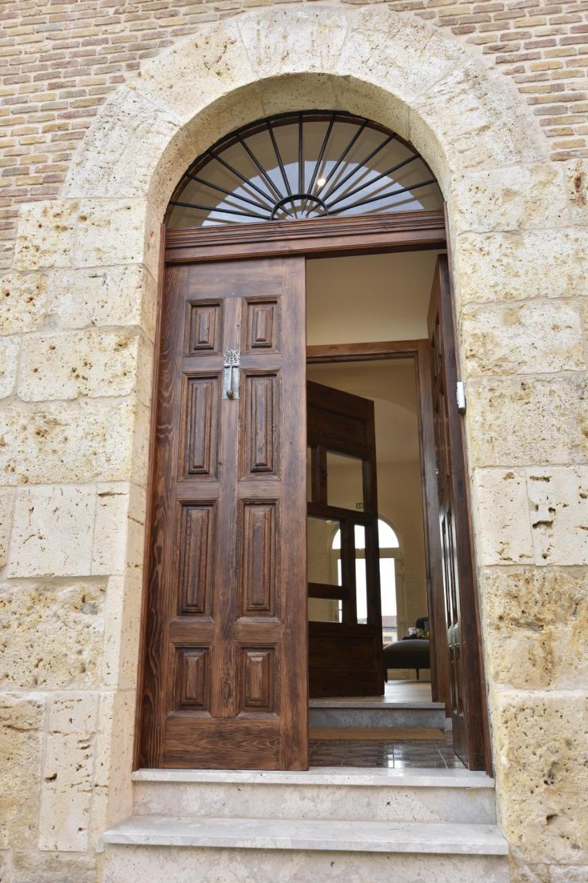 Sanmartina Hotel Becerril de Campos Buitenkant foto